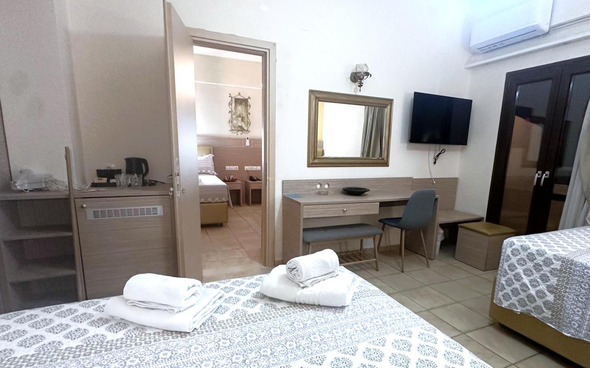 Thalia Deco City & Beach Hotel Hersonissos  Exterior photo